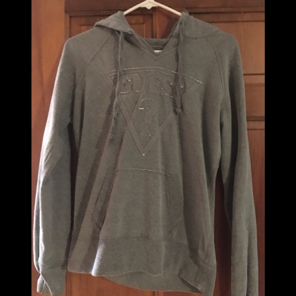 Guess sweatshirt